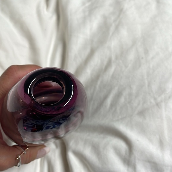 Orrefor Swedish signed Amethyst Art Glass vase. Signed Earnest Gordon  10.75in - Picture 3 of 6